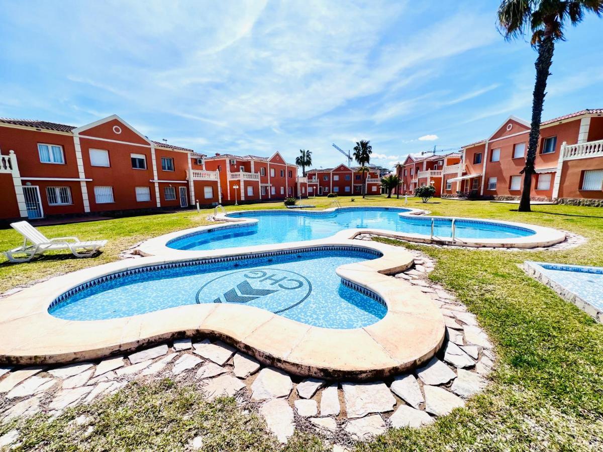 Oliva Nova Beach & Golf Resort Club Sevilla VI Kültér fotó