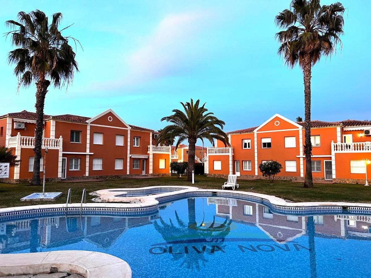 Oliva Nova Beach & Golf Resort Club Sevilla VI Kültér fotó